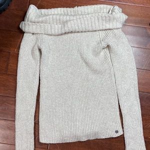 Over the shoulder holister sweater